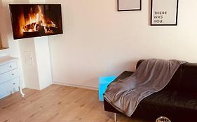 Modern&cozy 2 Zimmer Wohnung, Terrasse, Smart TV, Parkplatz